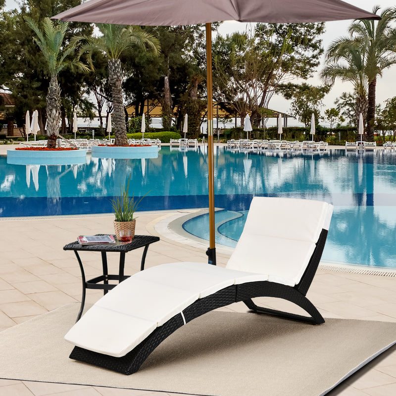 Patio Rattan Chaise lounger wicker Foldable Reclining Backrest PE Rattan Outdoor Lounge Chair, Recliner with Cushion for Garden, Backyard, Lawn,Balcony